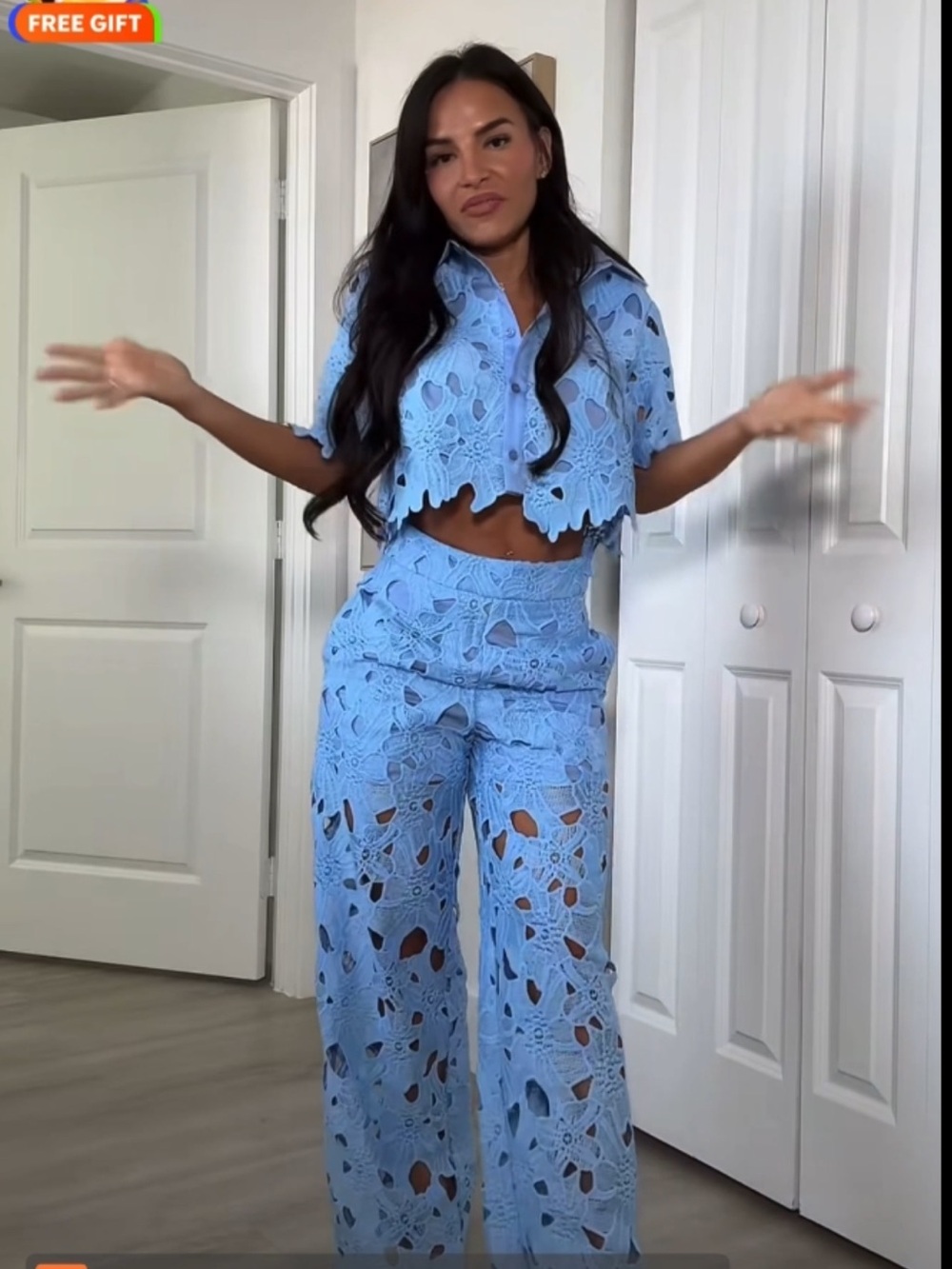 Commense Cutout Lace Short Sleeve Top & Pants Set Size Small NWT